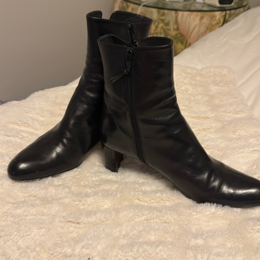 Soft black leather short bootie